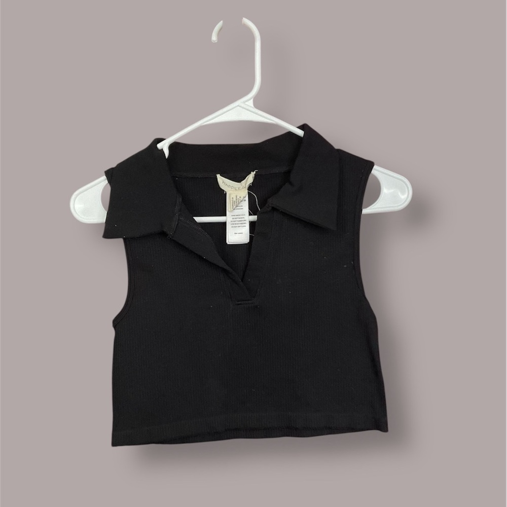 Elegant Black Sleeveless Crop Top